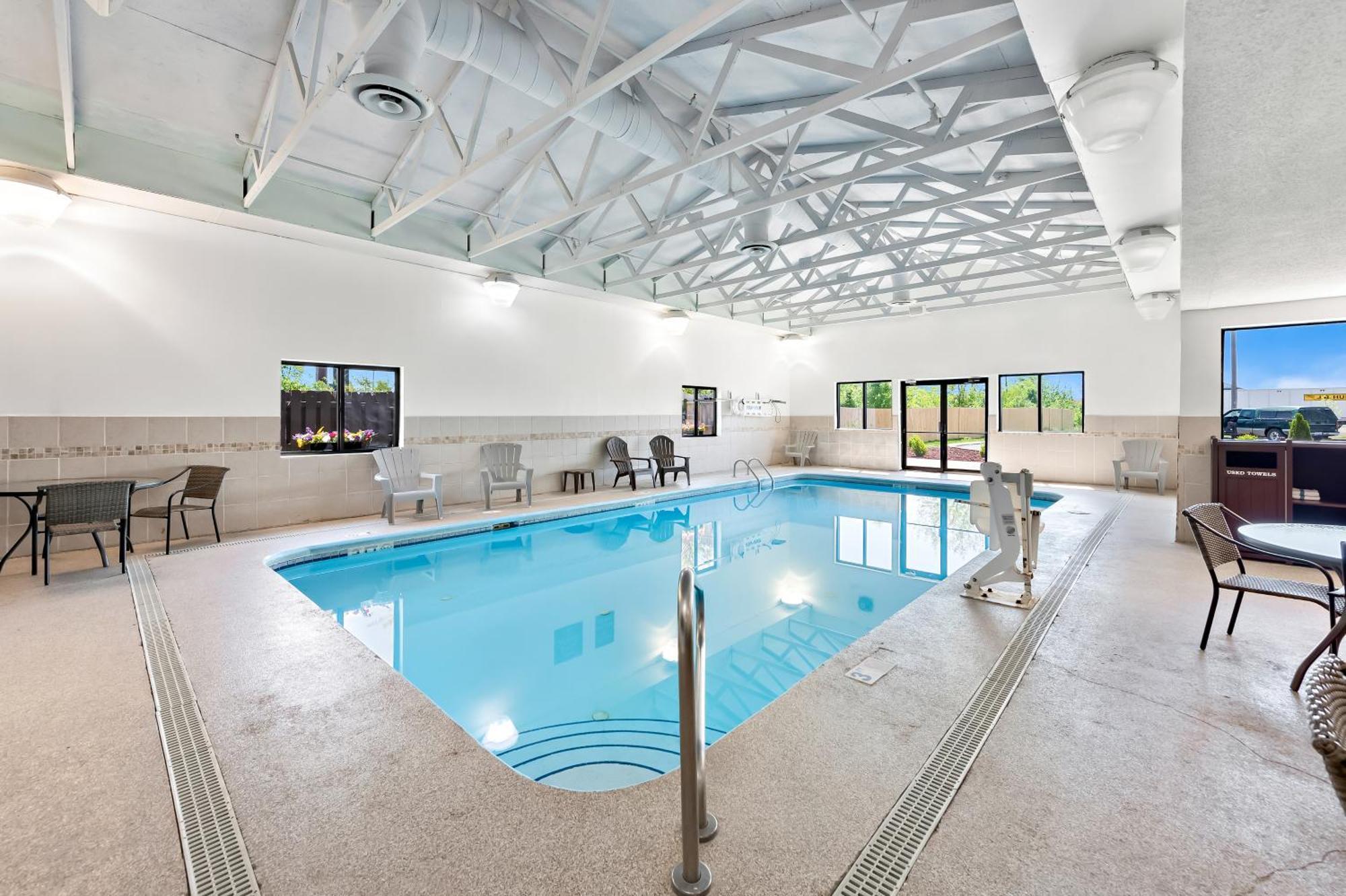 Comfort Suites Колумбус Екстер'єр фото